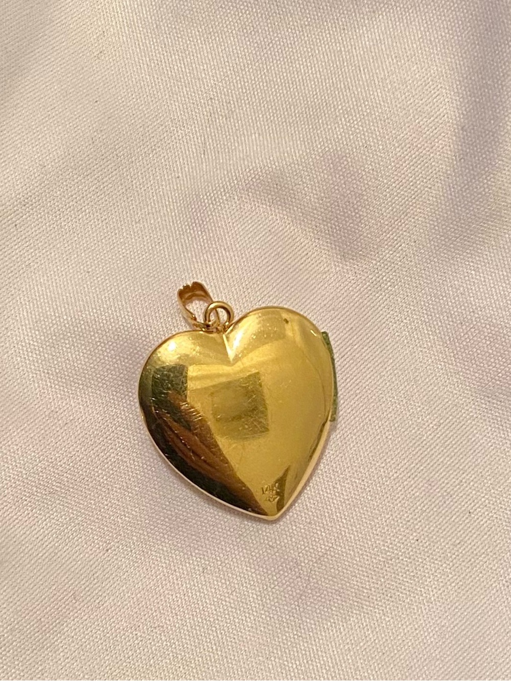 Vtg Solid 14K Gold Heart Locket Engraved Floral Shield Pendant Appx 5g Authentic - Picture 14 of 16